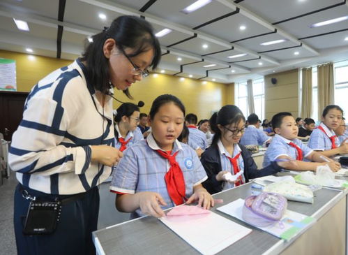 提议取消教师编制 寒暑假,改成朝九晚五,高中老师态度十分清醒