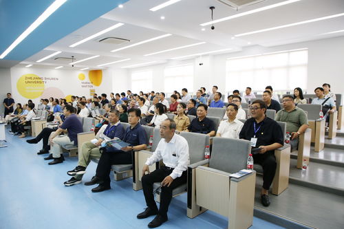 河南省民办高校发展政策专题培训班来我校参观考察