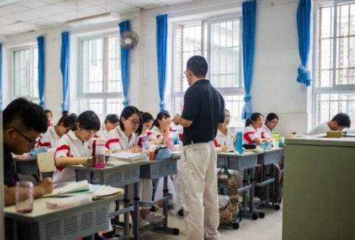 家长一句话有多 伤人 38年教龄老教师毅然选择辞职,引发关注