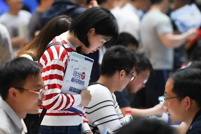 第三次补录！民办高校降分仍遇冷，家长为何望而却步？